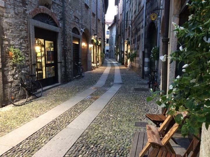 Apartamento Antica Corte, Bilocale Nel Centro Storico Di Como Exterior foto